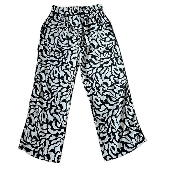 Monteau Black and White Pull on Dress Pants(Size Medium) - Picture 2 of 9